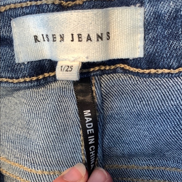 Risen distressed chewed hem ankle jeans straight crop size 1/25 med dark wash - Picture 3 of 8